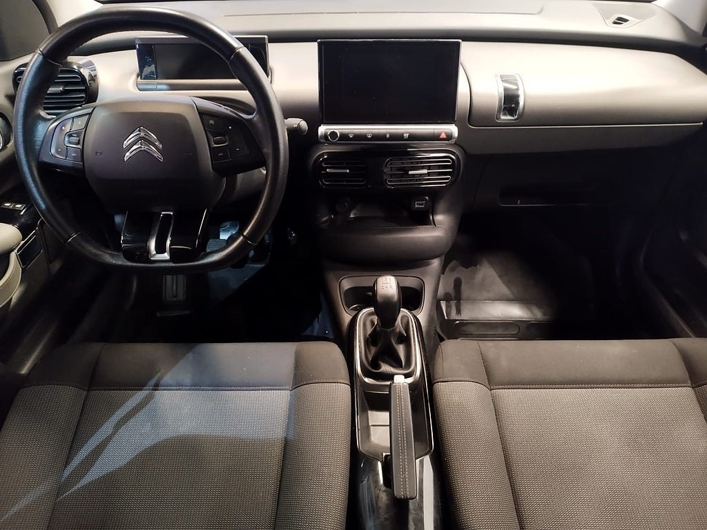 Vehicle Image 11