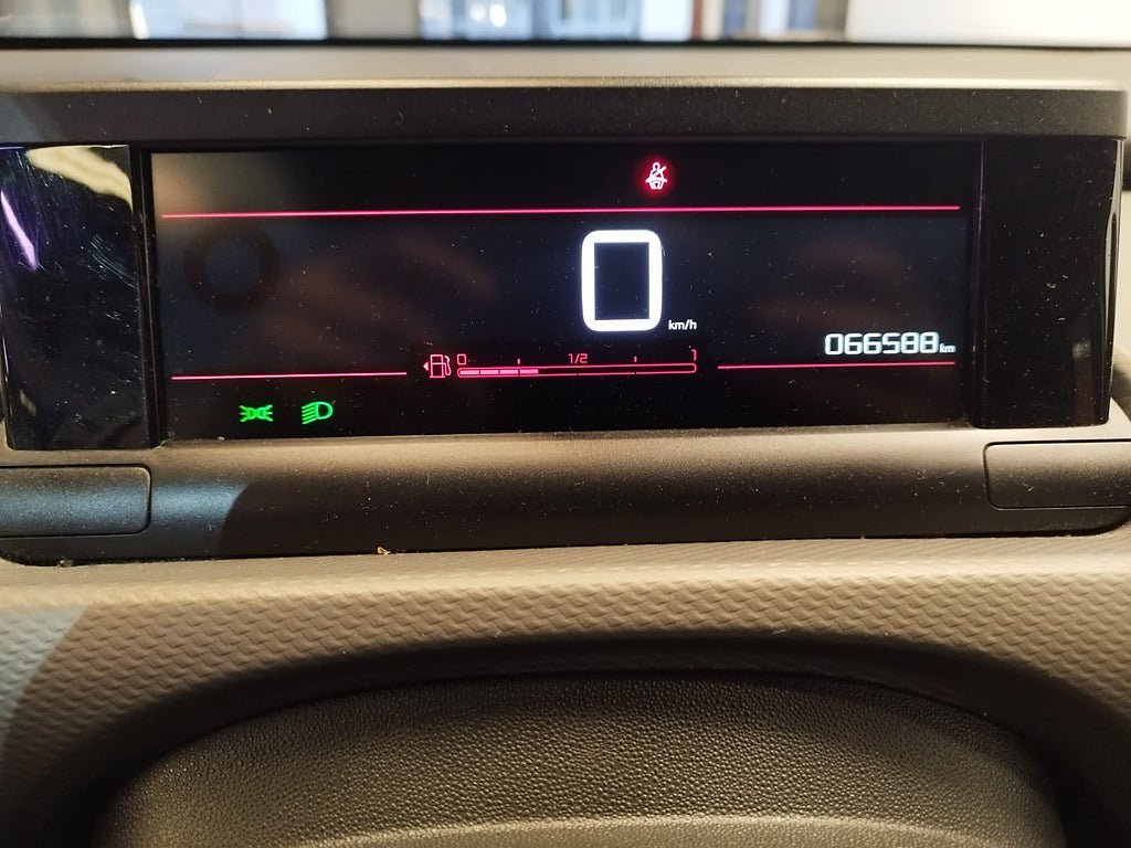 Vehicle Image 15