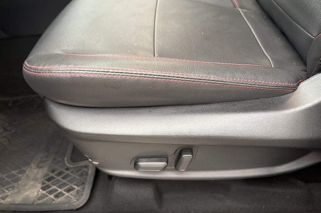 Vehicle Image 14