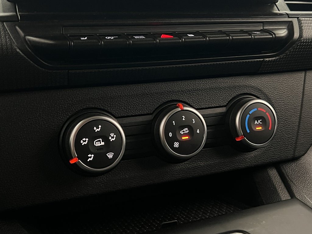 Vehicle Image 24
