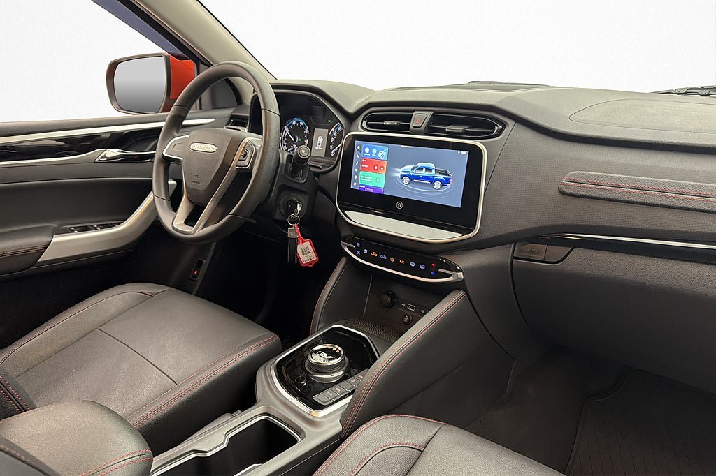 Vehicle Image 25