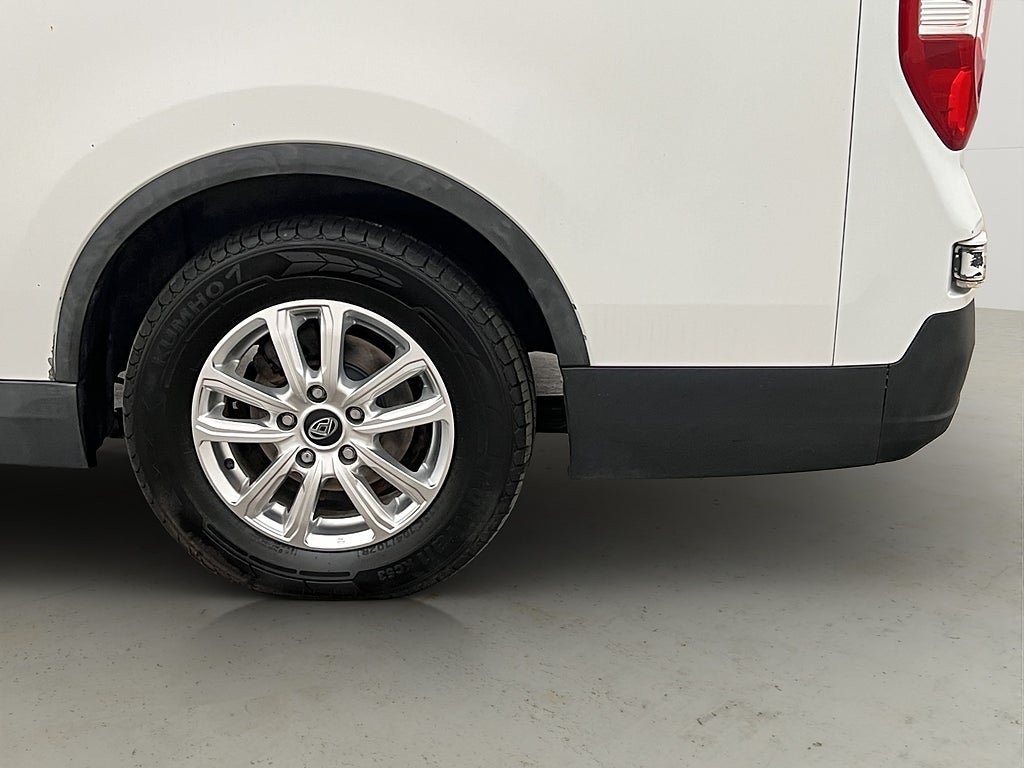 Vehicle Image 28