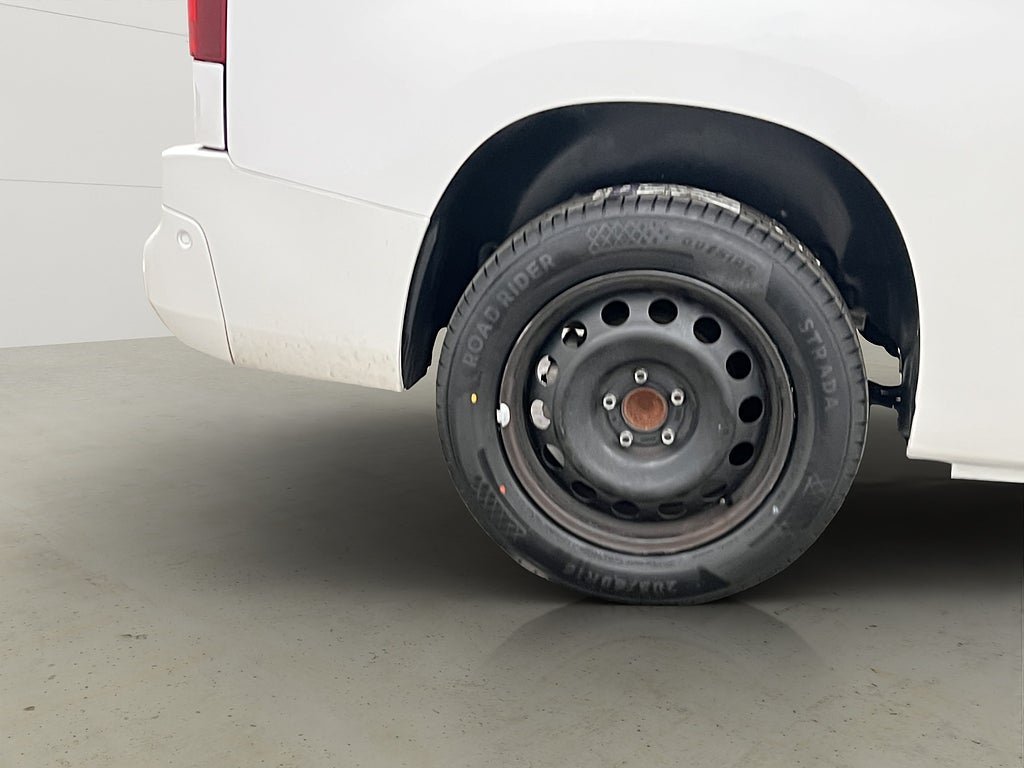 Vehicle Image 35