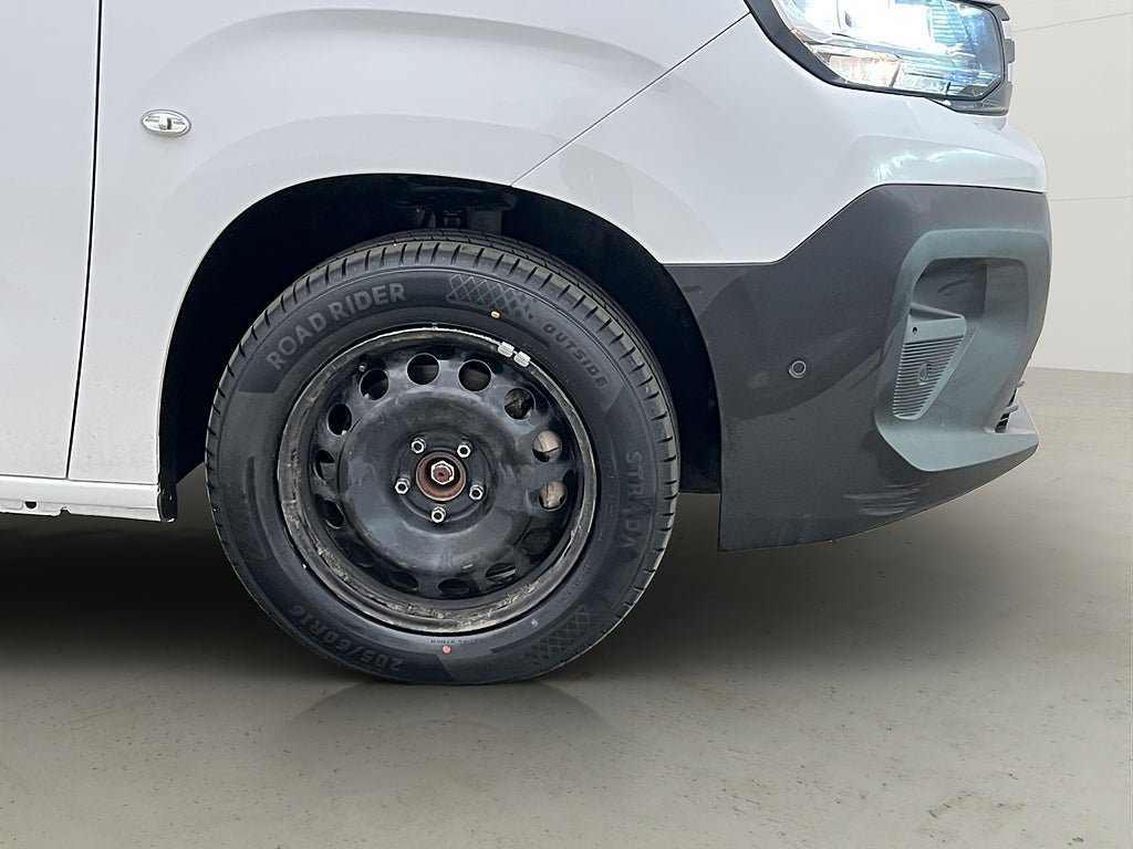 Vehicle Image 36