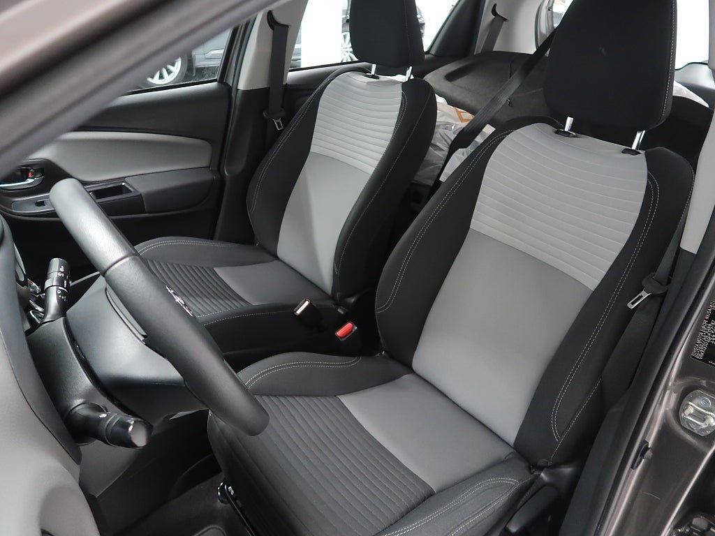Vehicle Image 15
