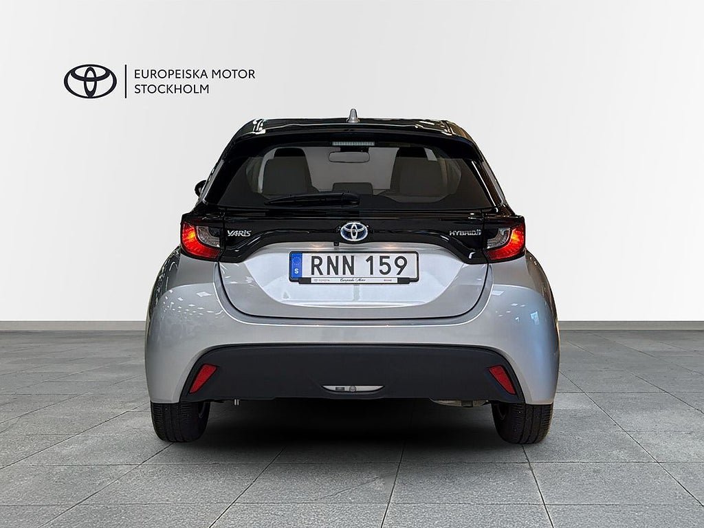Vehicle Image 8