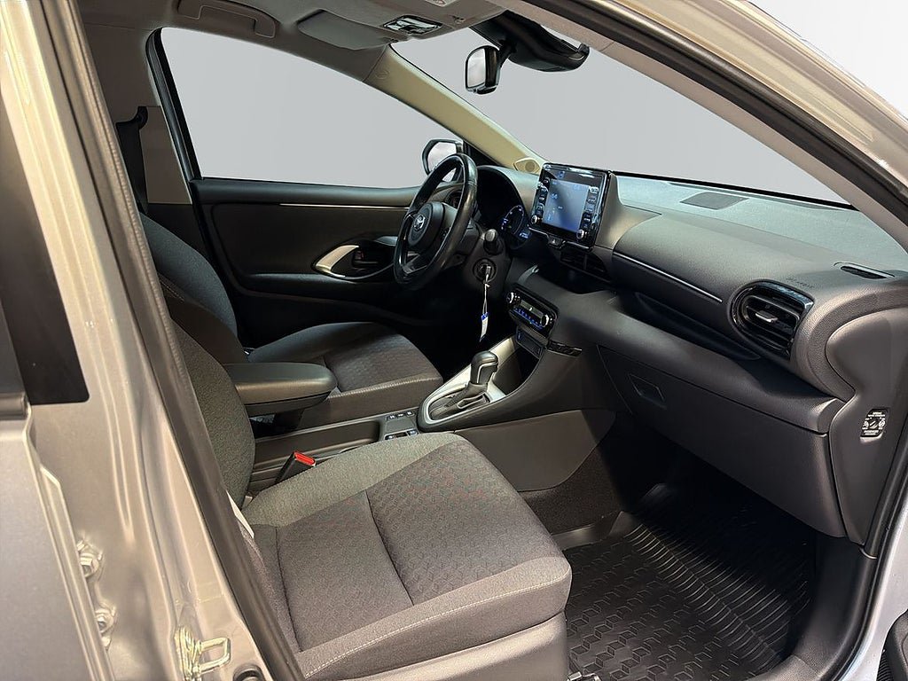 Vehicle Image 12