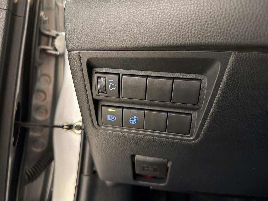 Vehicle Image 26