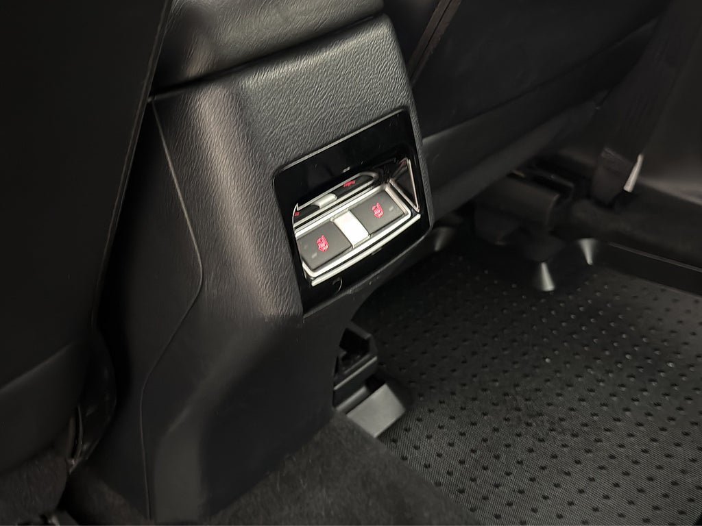Vehicle Image 22