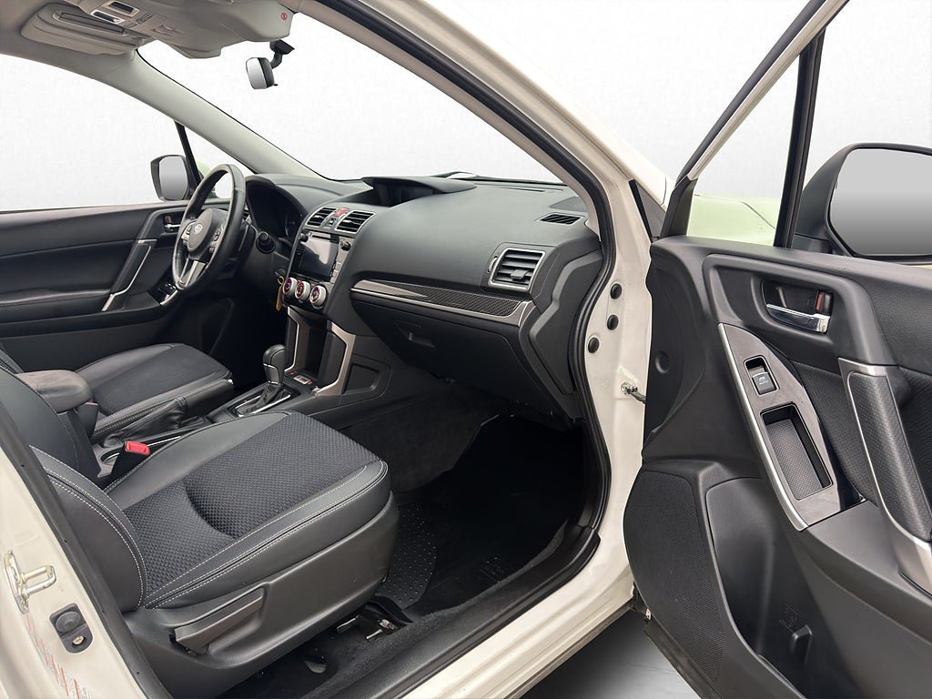 Vehicle Image 24