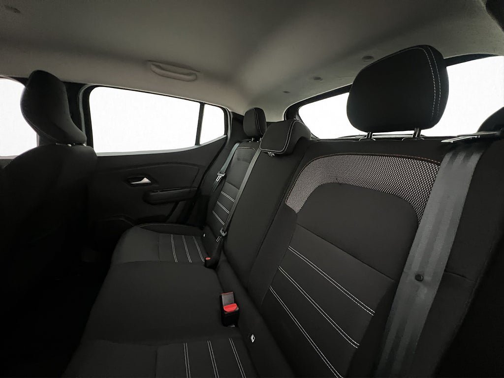 Vehicle Image 28