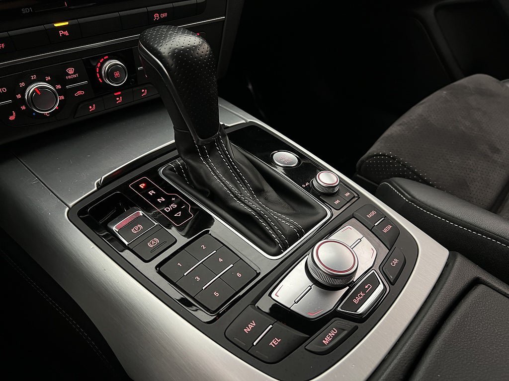 Vehicle Image 24