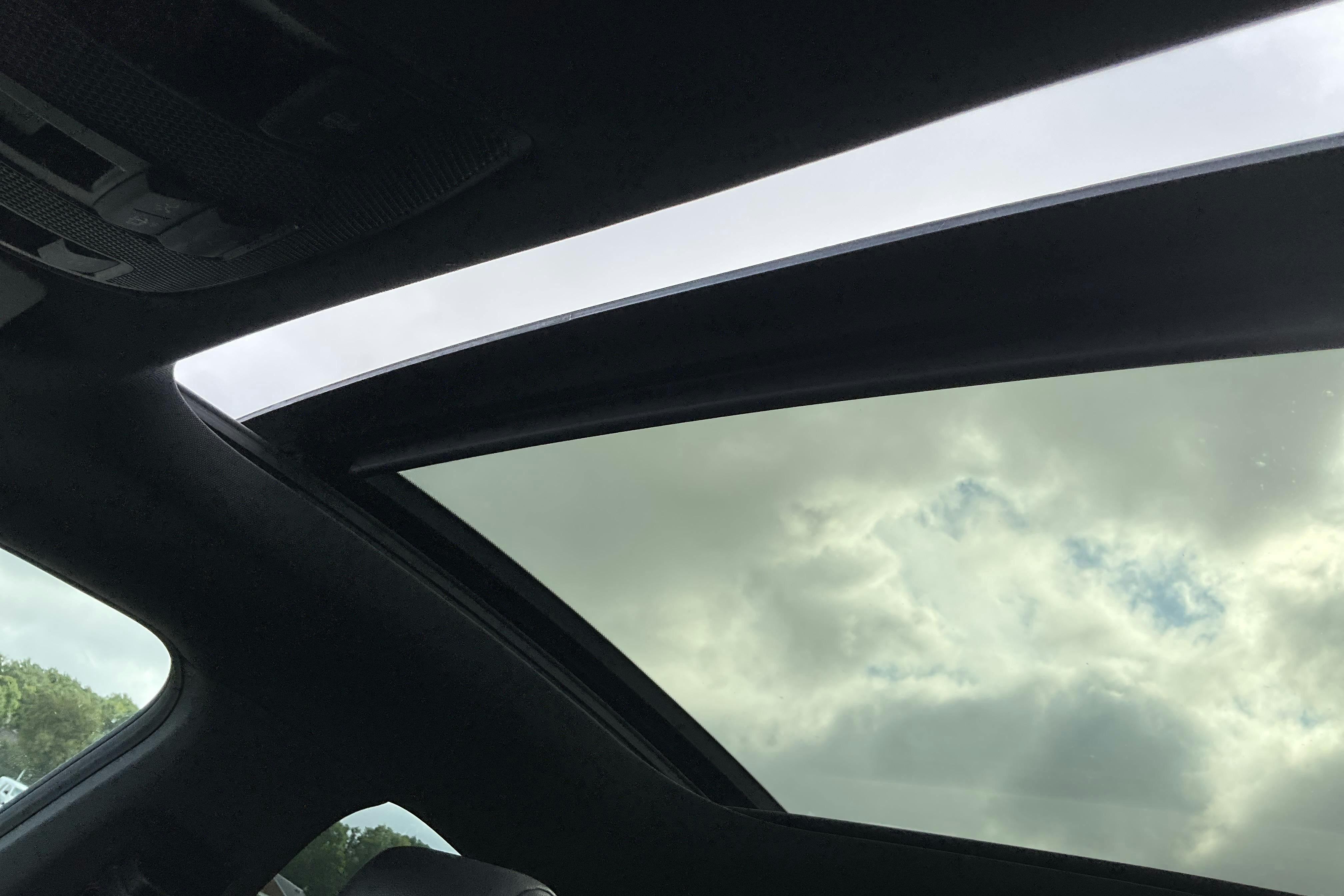 Vehicle Image 14
