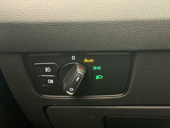Vehicle Image 28