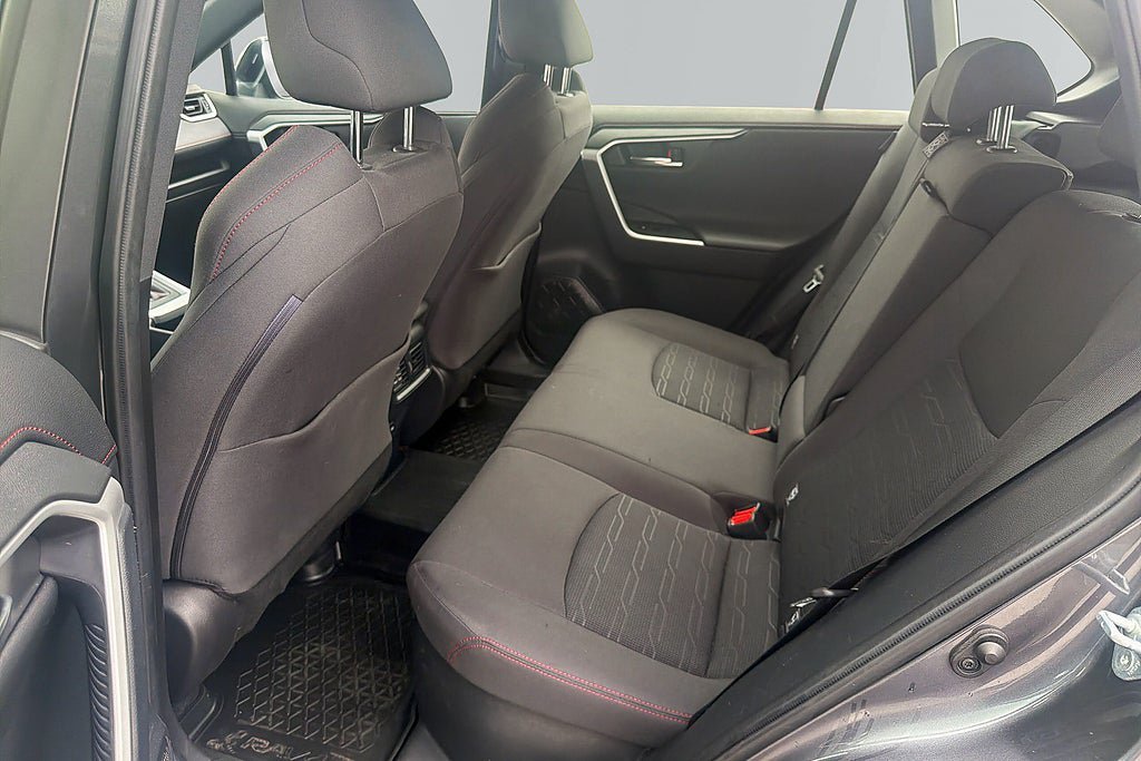 Vehicle Image 11