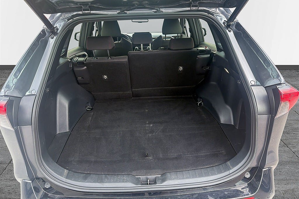Vehicle Image 16