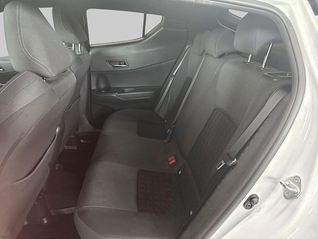 Vehicle Image 11
