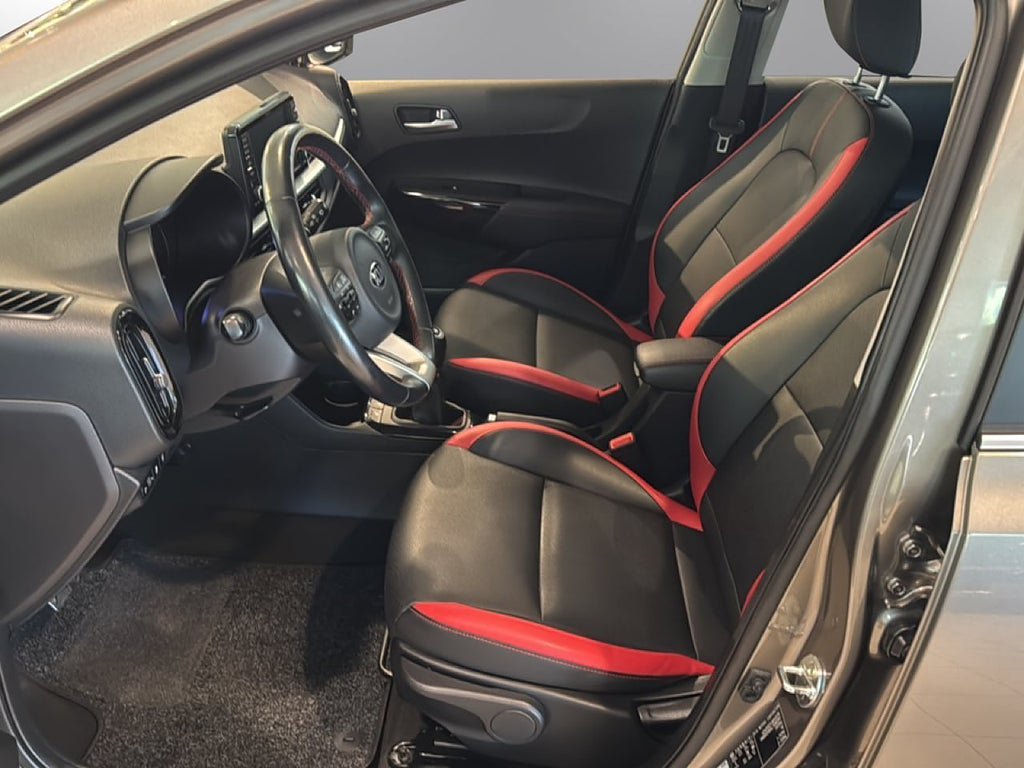 Vehicle Image 8