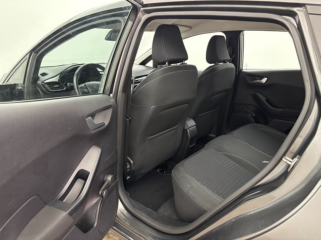 Vehicle Image 13