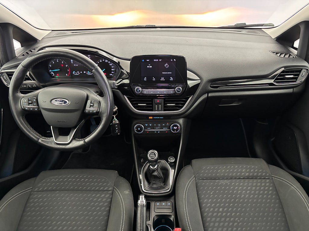 Vehicle Image 16