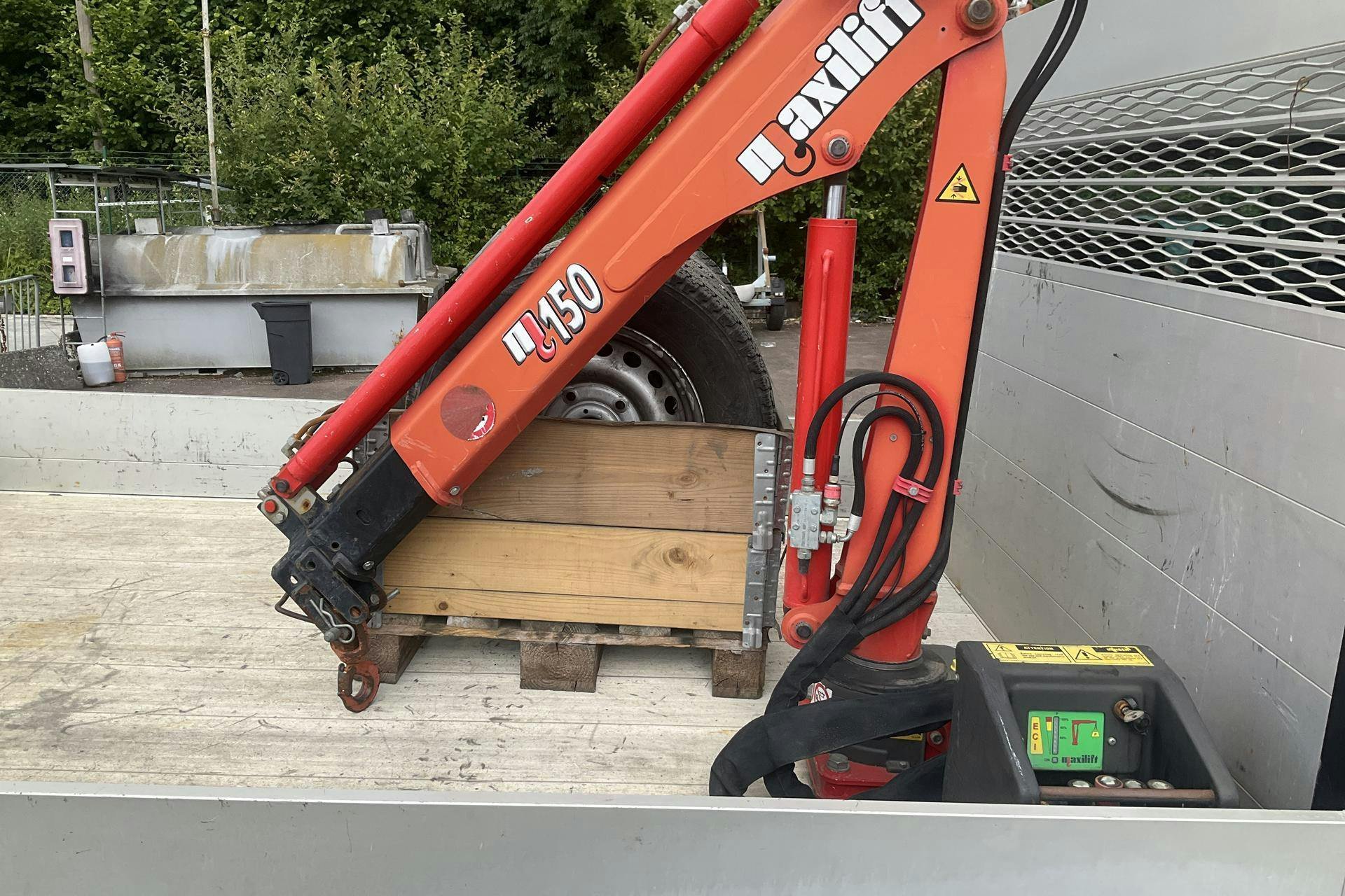 Vehicle Image 8