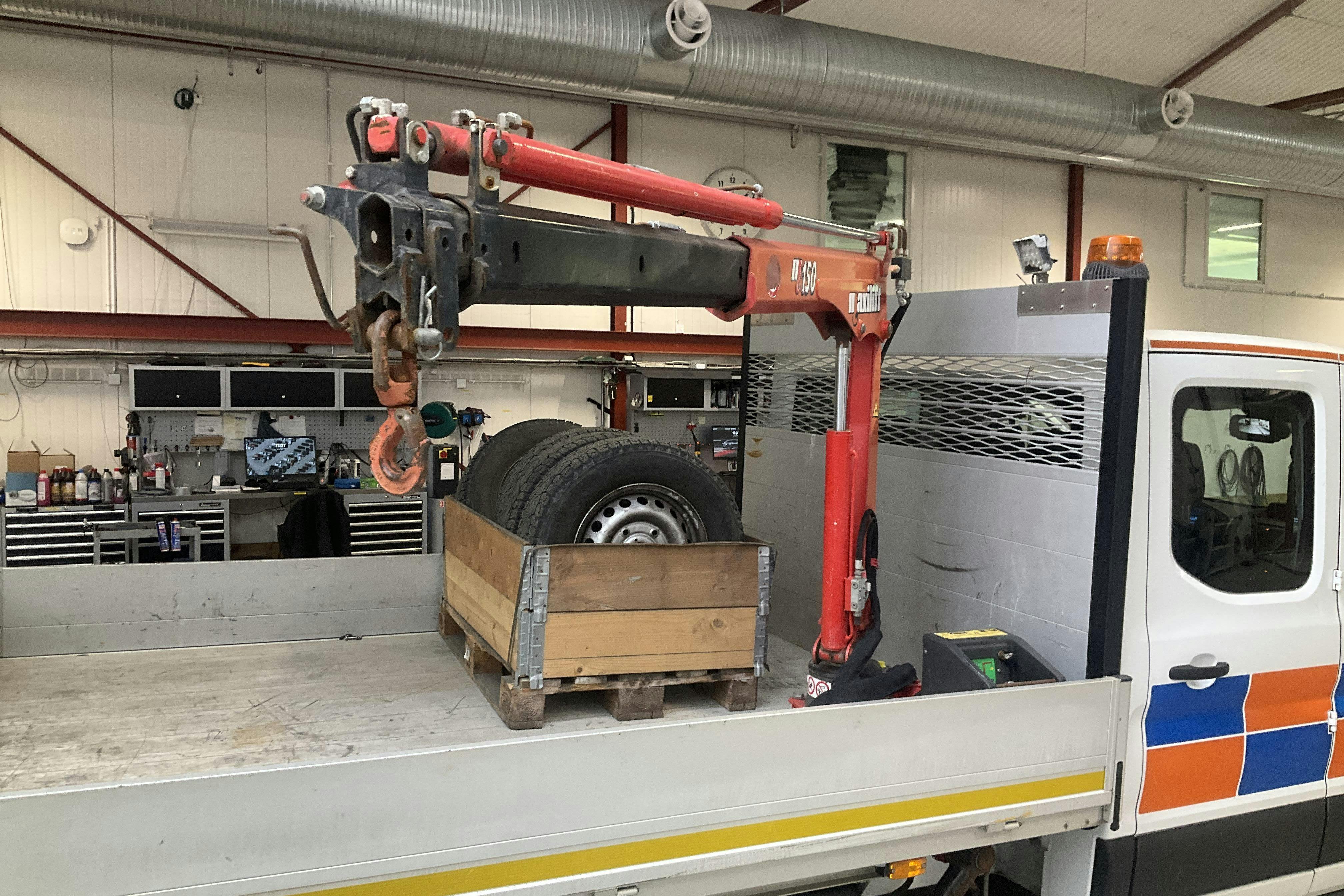 Vehicle Image 10