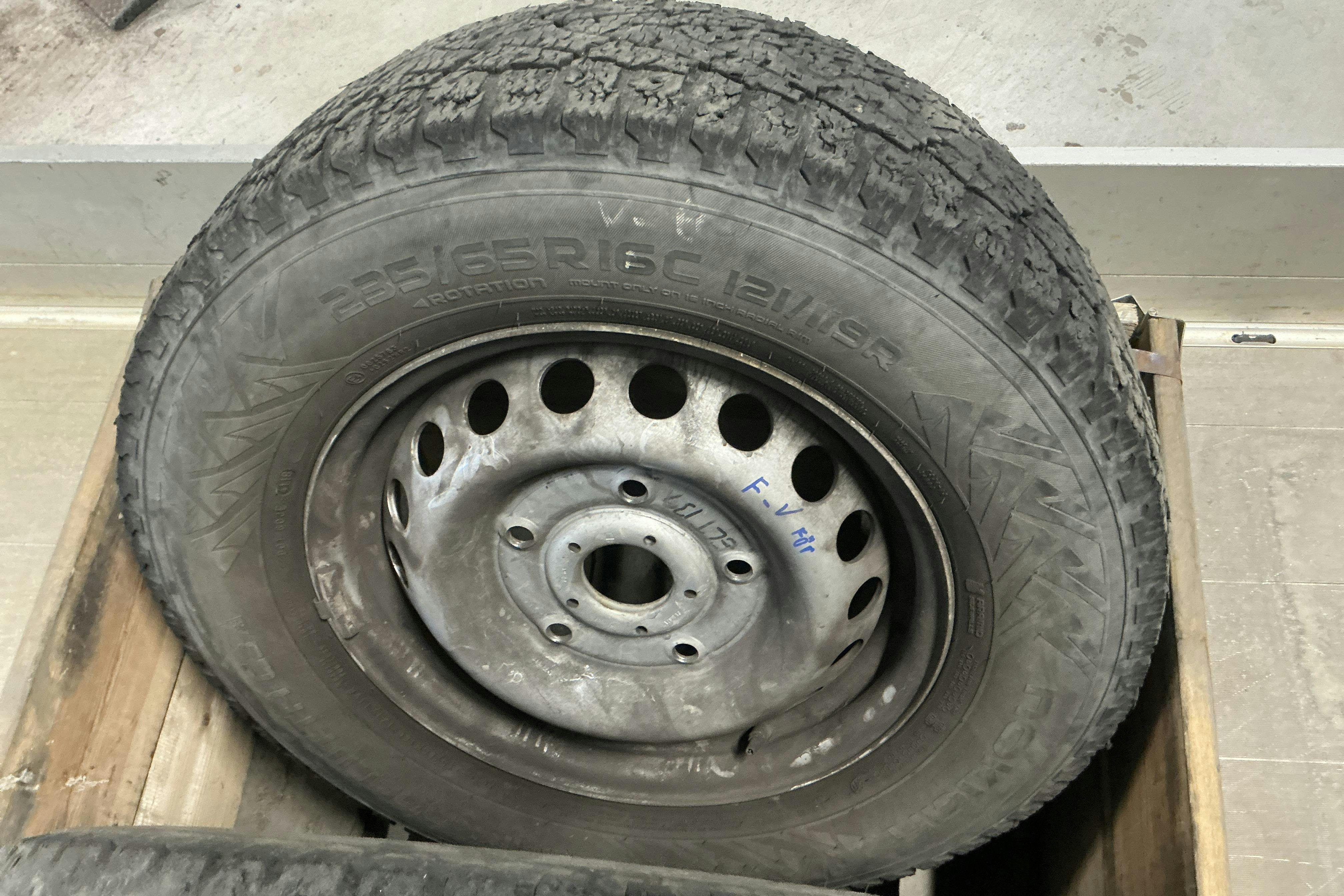 Vehicle Image 13