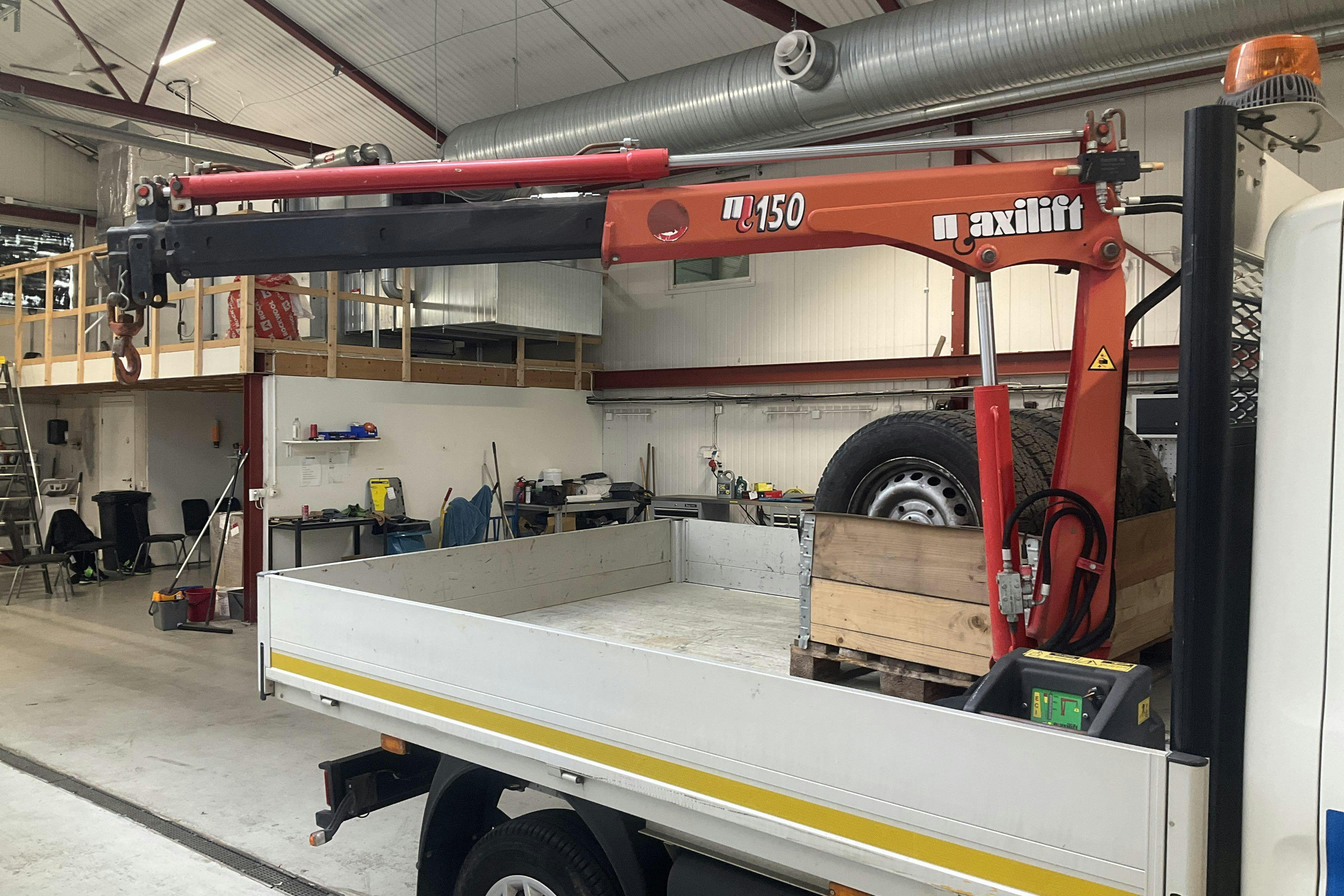 Vehicle Image 13