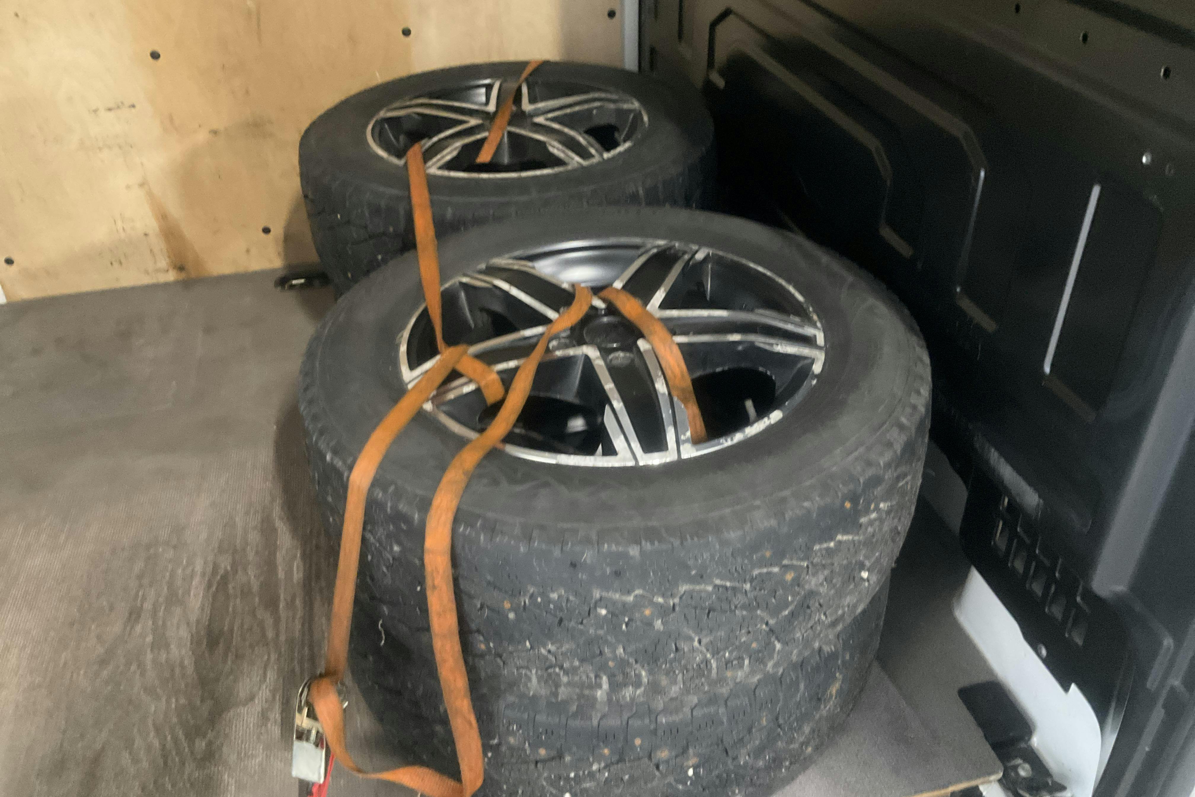 Vehicle Image 12