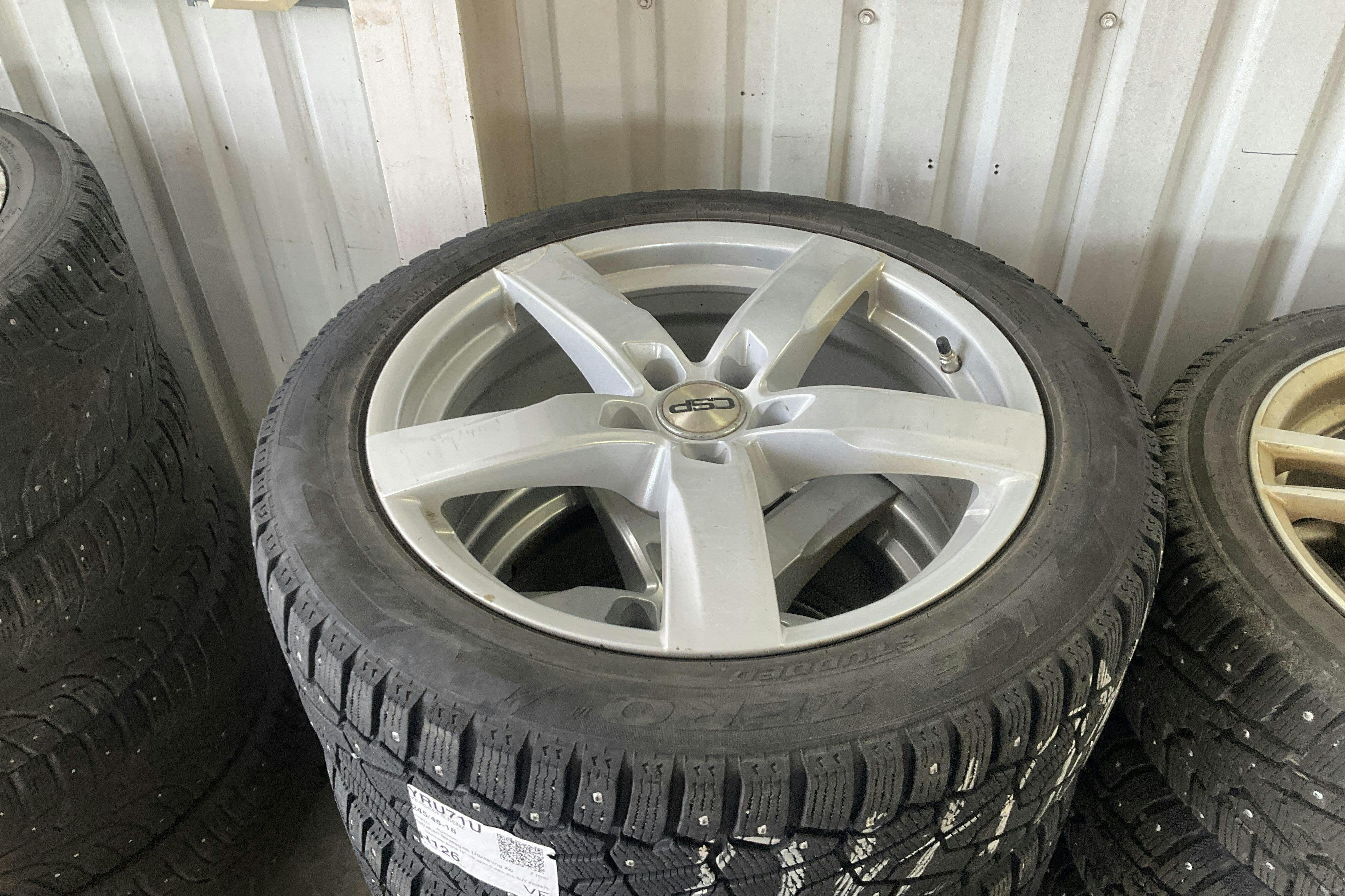 Vehicle Image 13