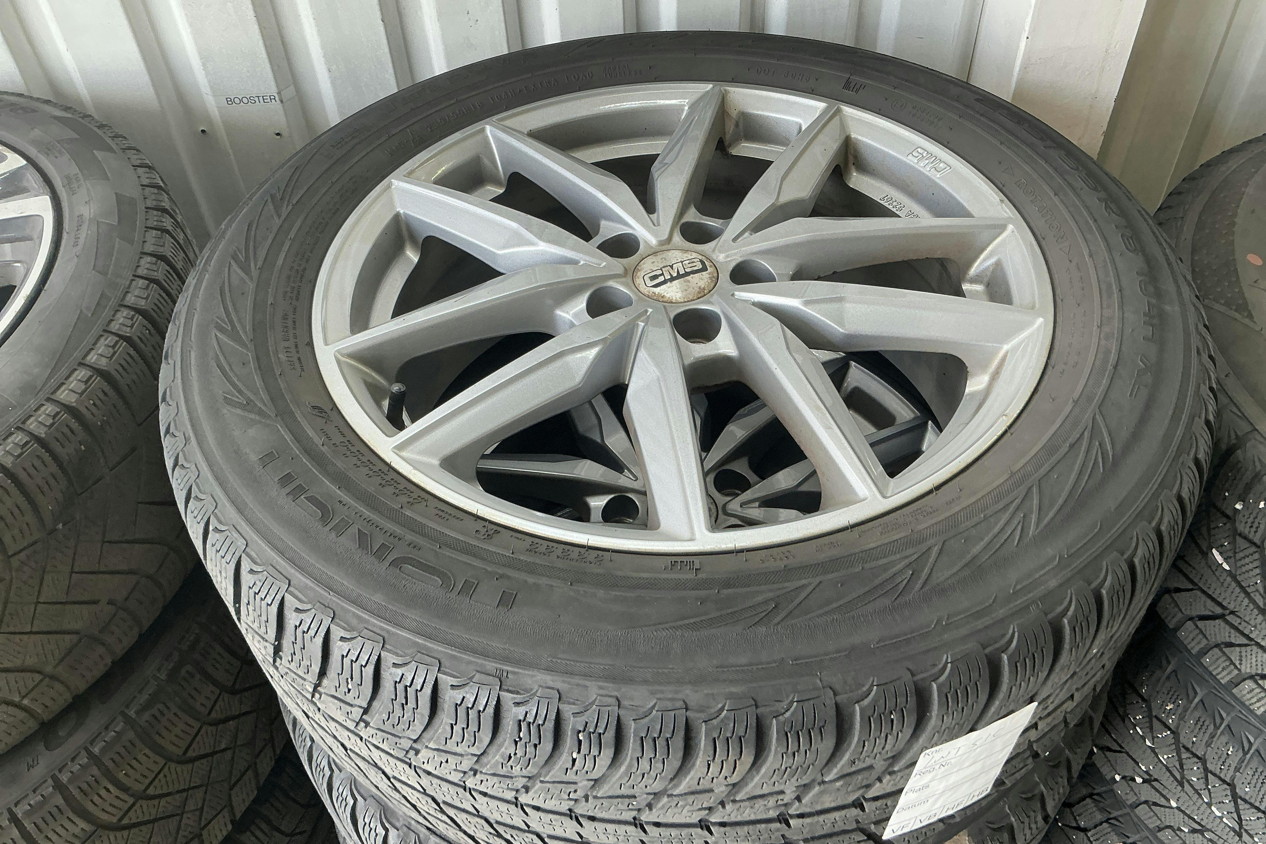 Vehicle Image 13