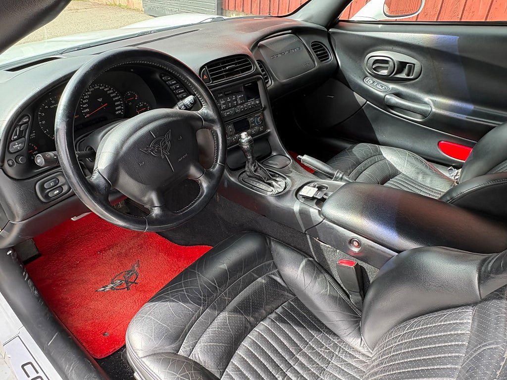 Vehicle Image 9