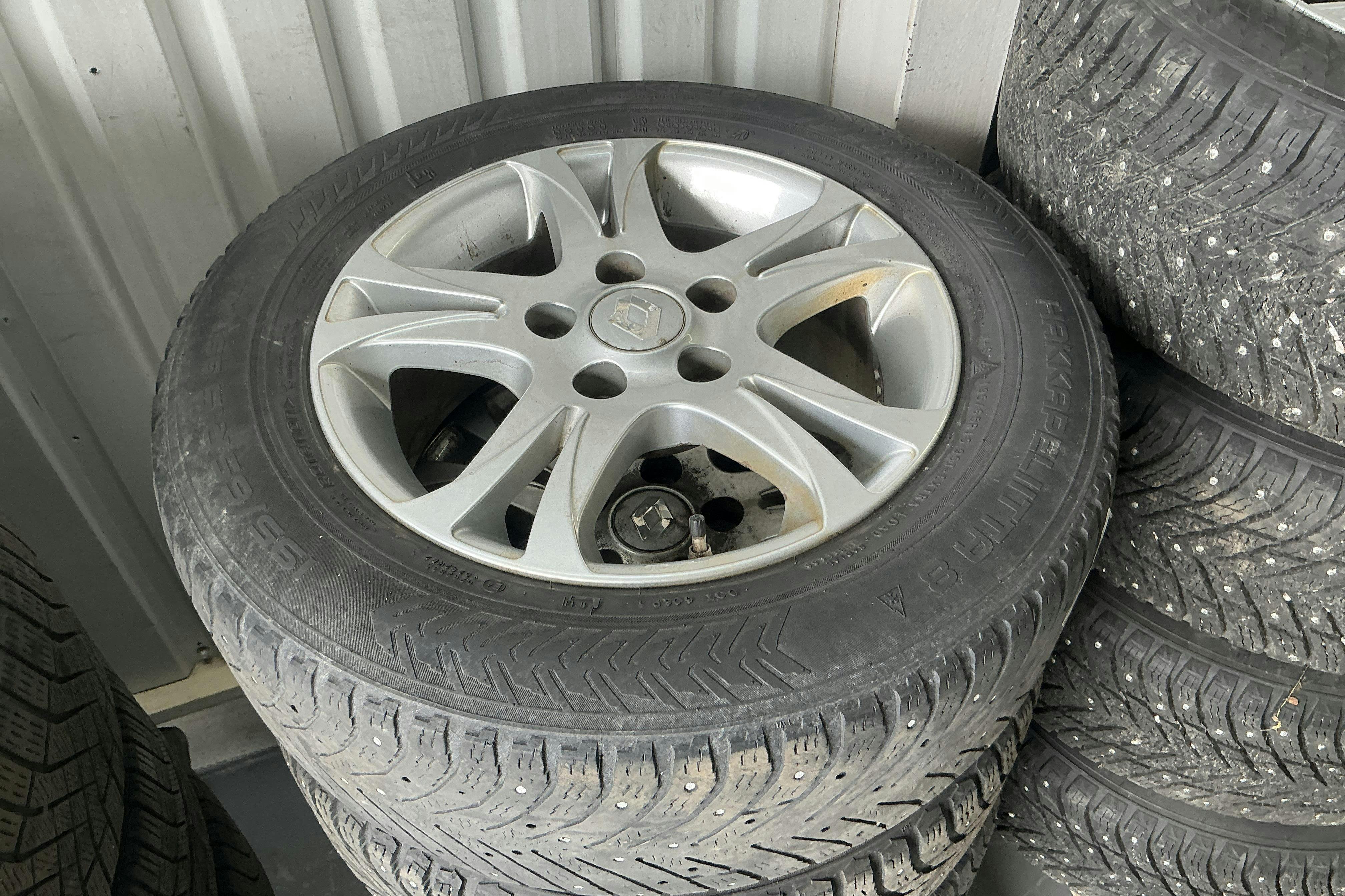 Vehicle Image 12