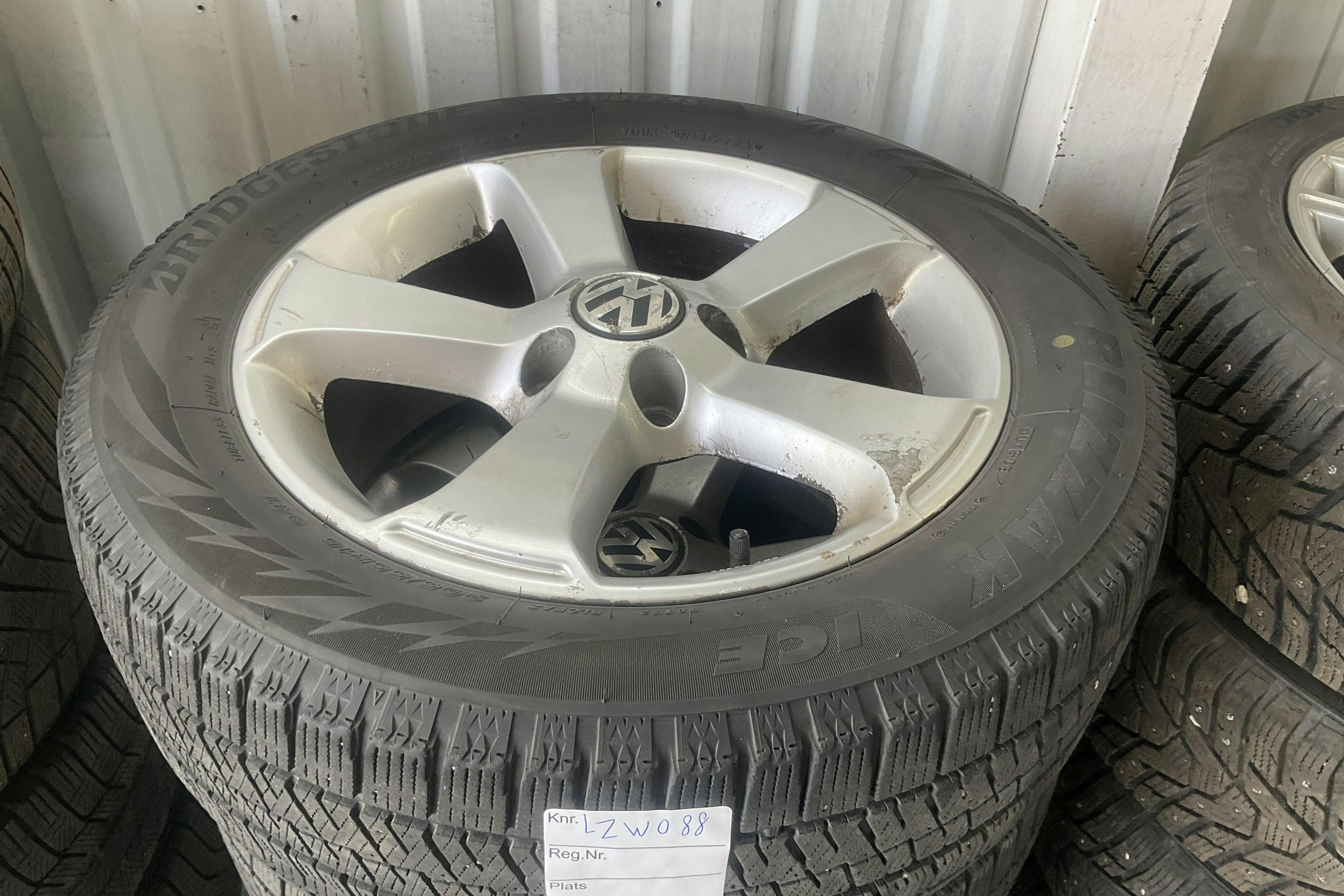 Vehicle Image 14