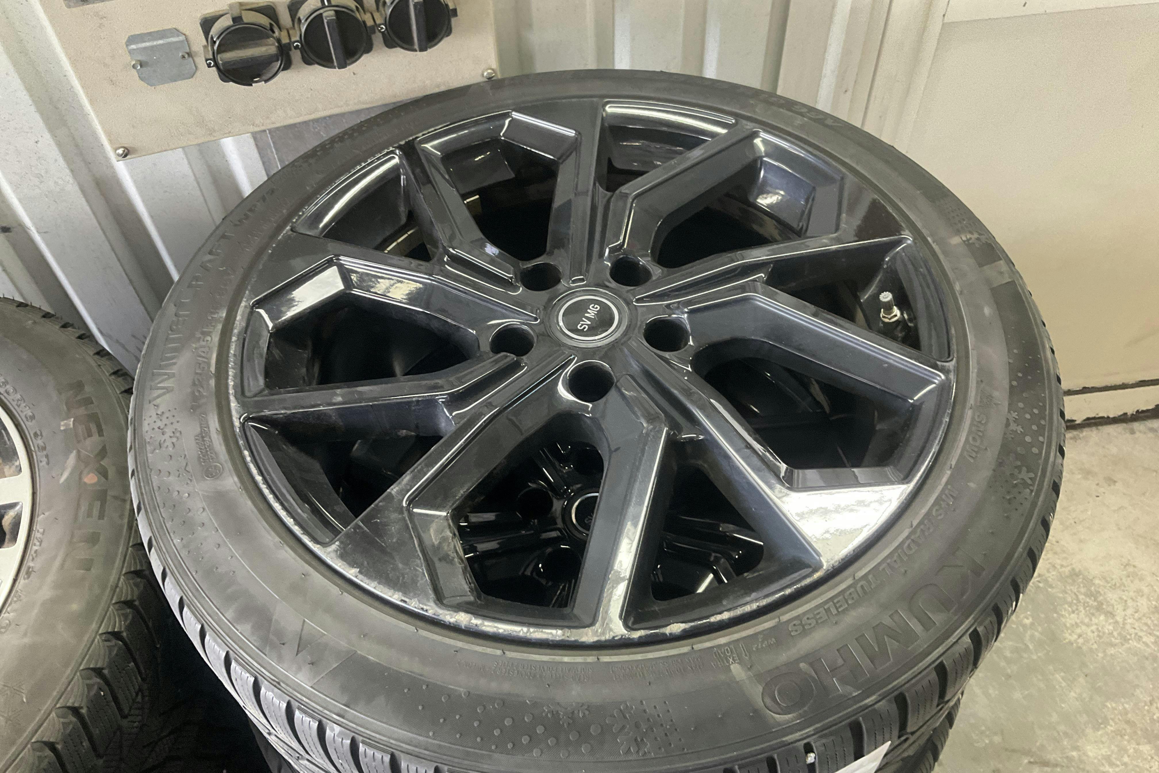 Vehicle Image 15