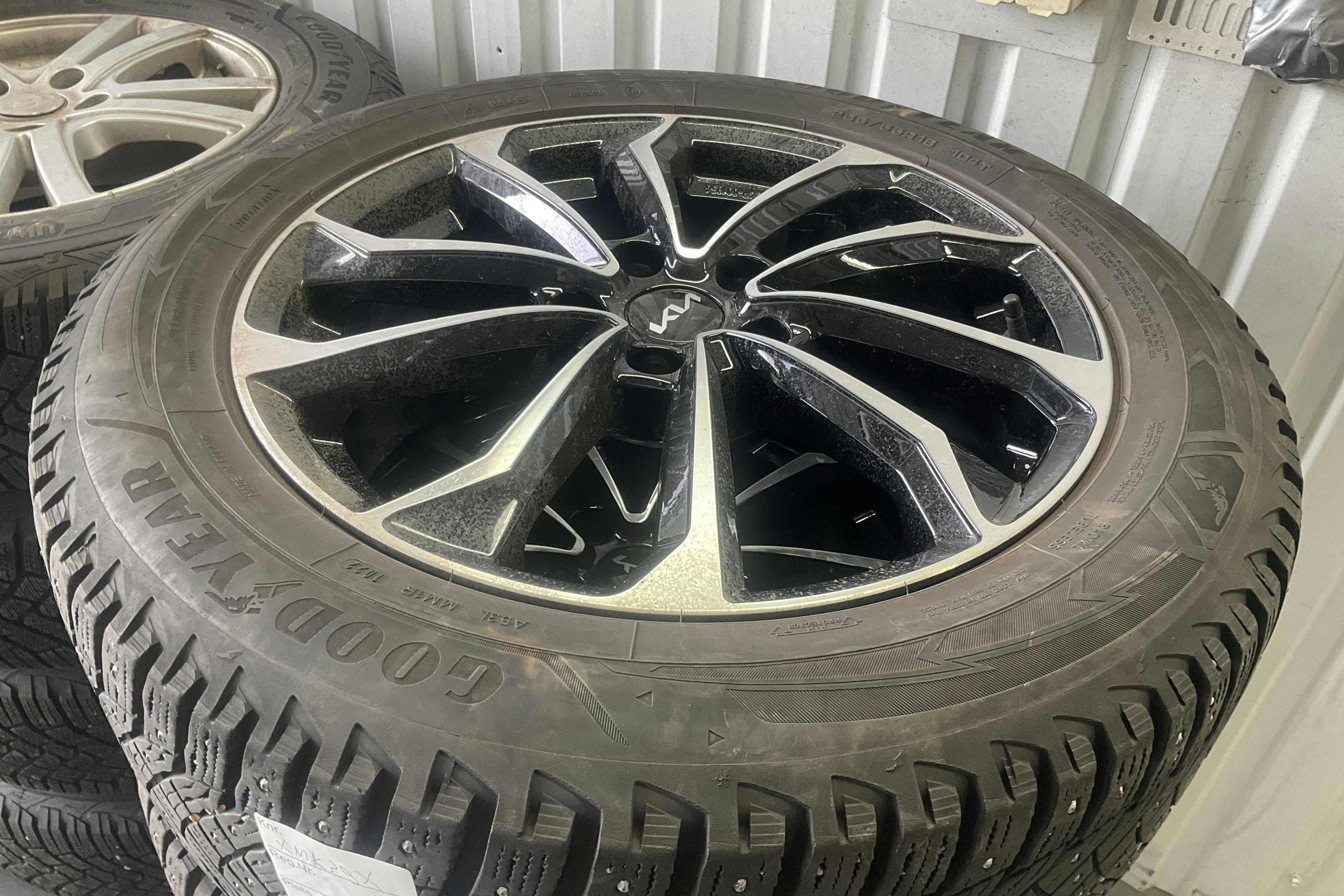 Vehicle Image 21