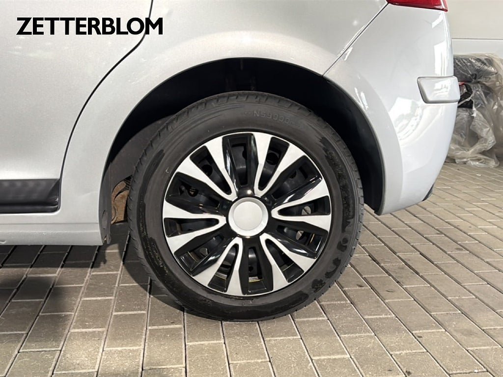 Vehicle Image 13