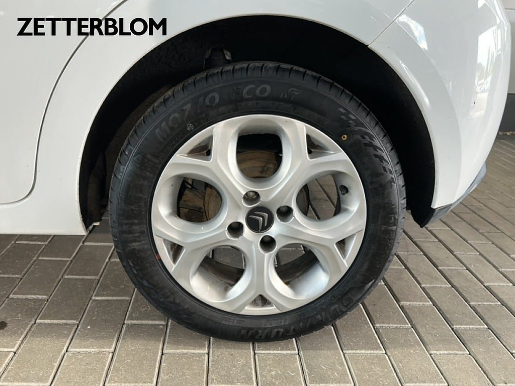 Vehicle Image 13