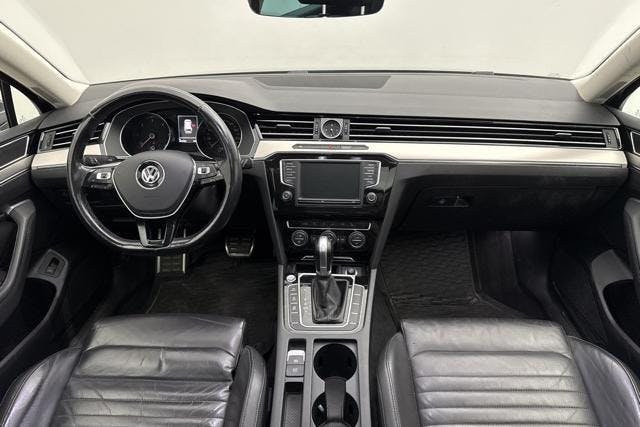 Vehicle Image 6