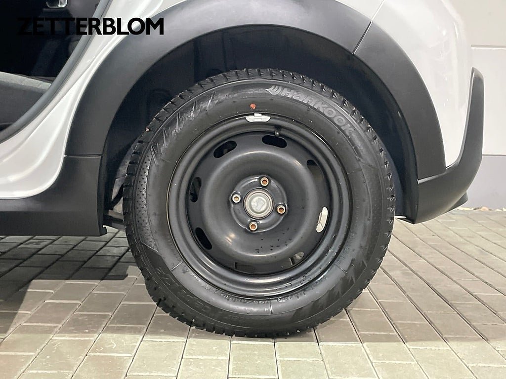 Vehicle Image 13