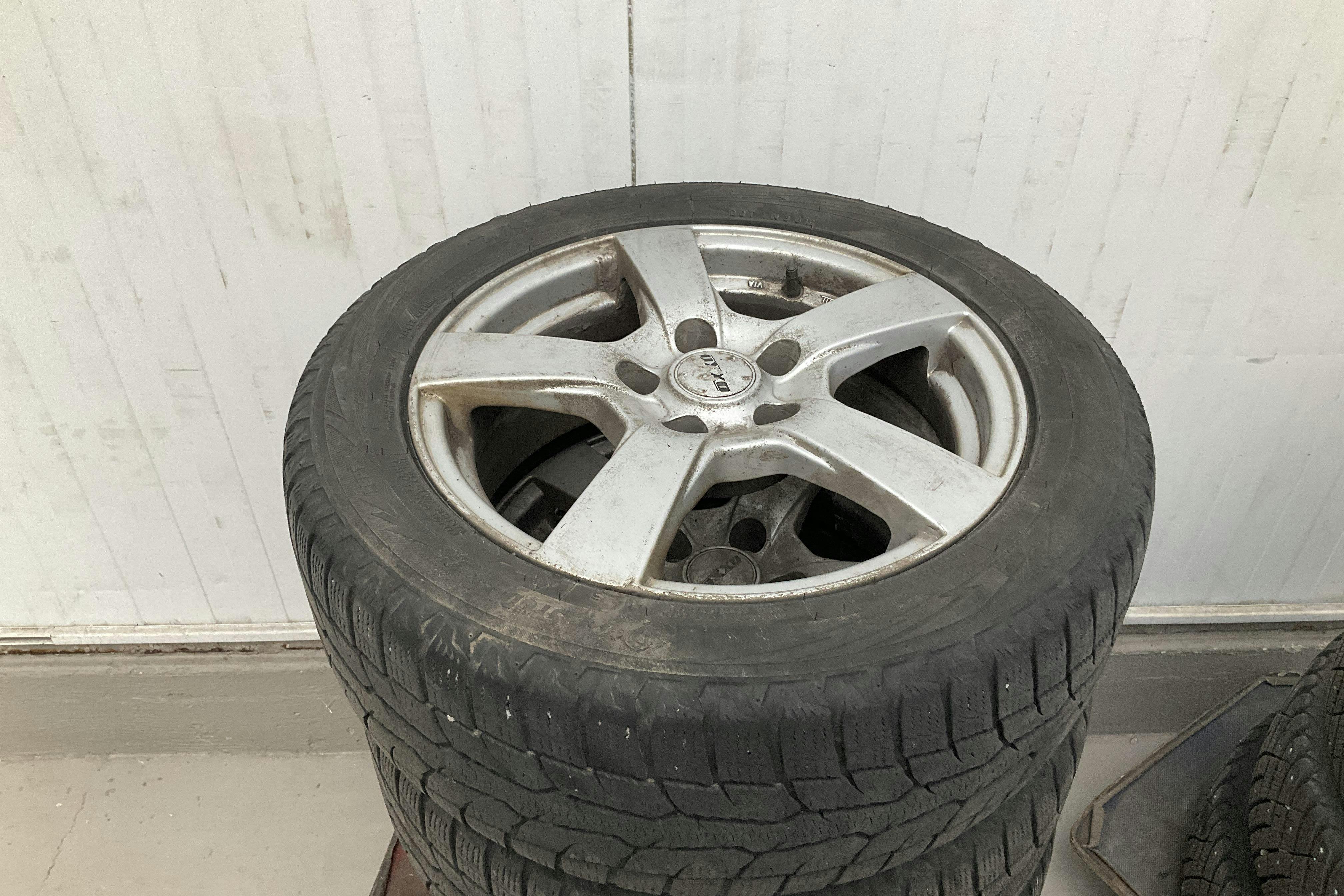 Vehicle Image 16