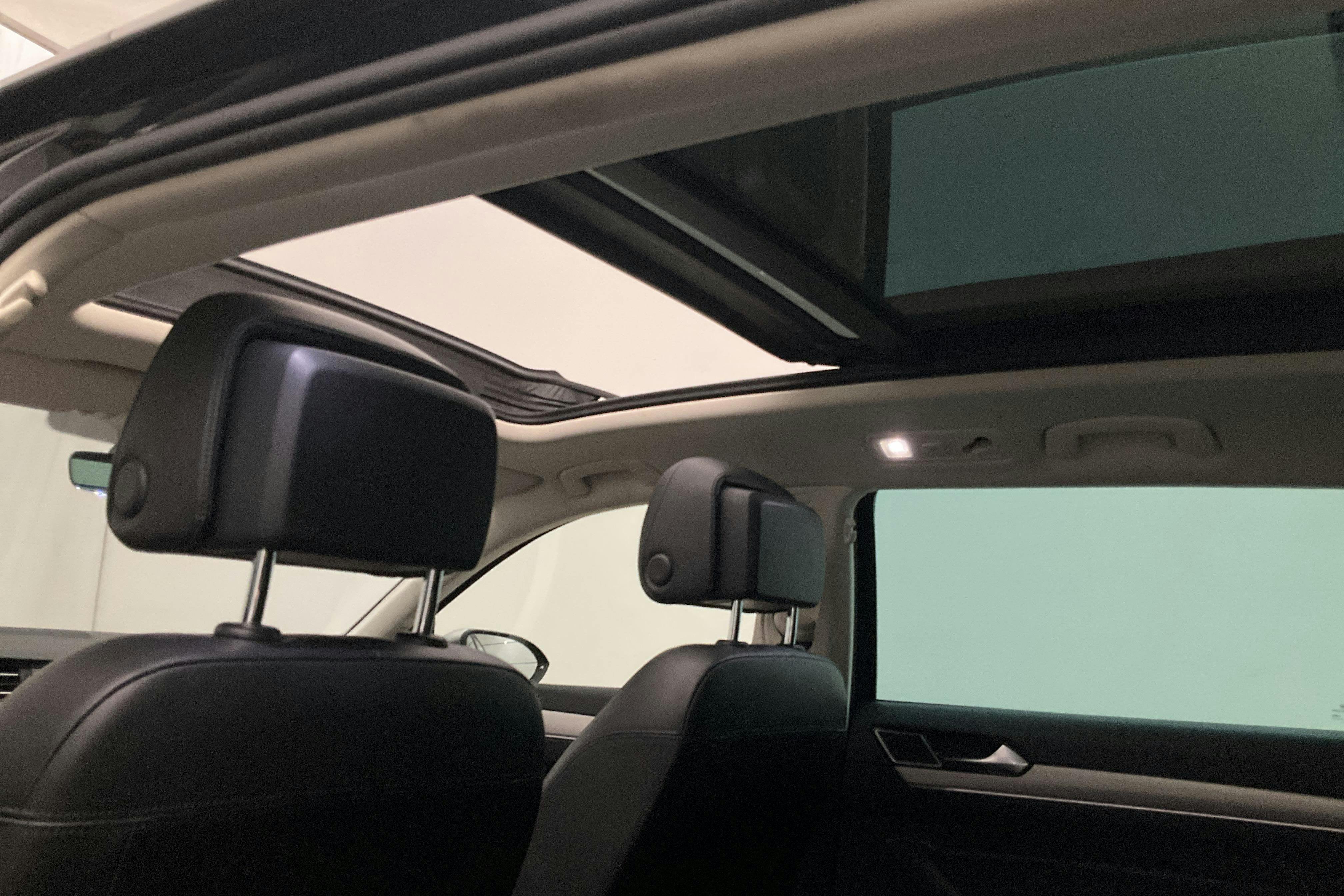 Vehicle Image 16