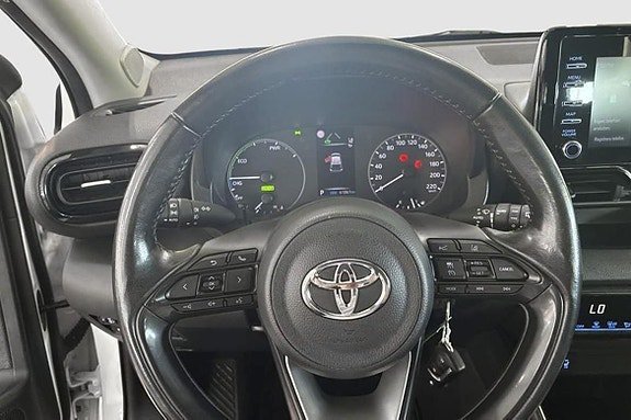 Vehicle Image 11