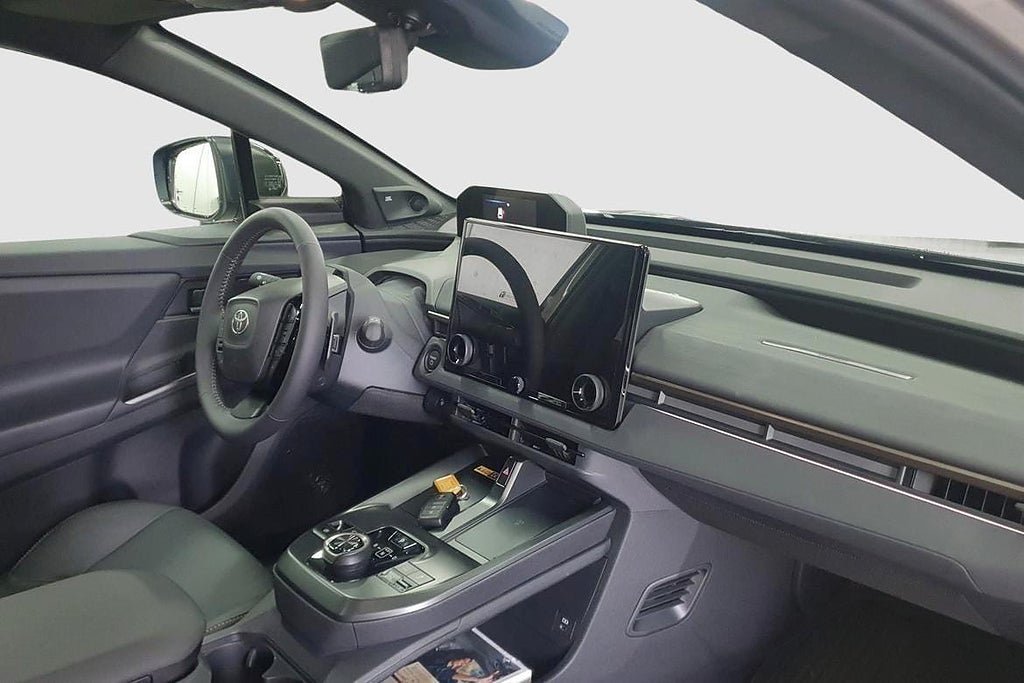 Vehicle Image 6