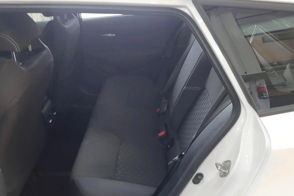 Vehicle Image 8