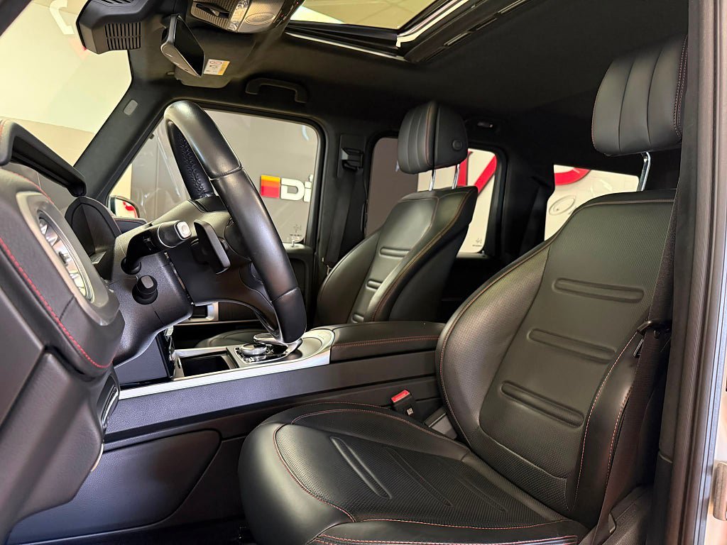 Vehicle Image 12