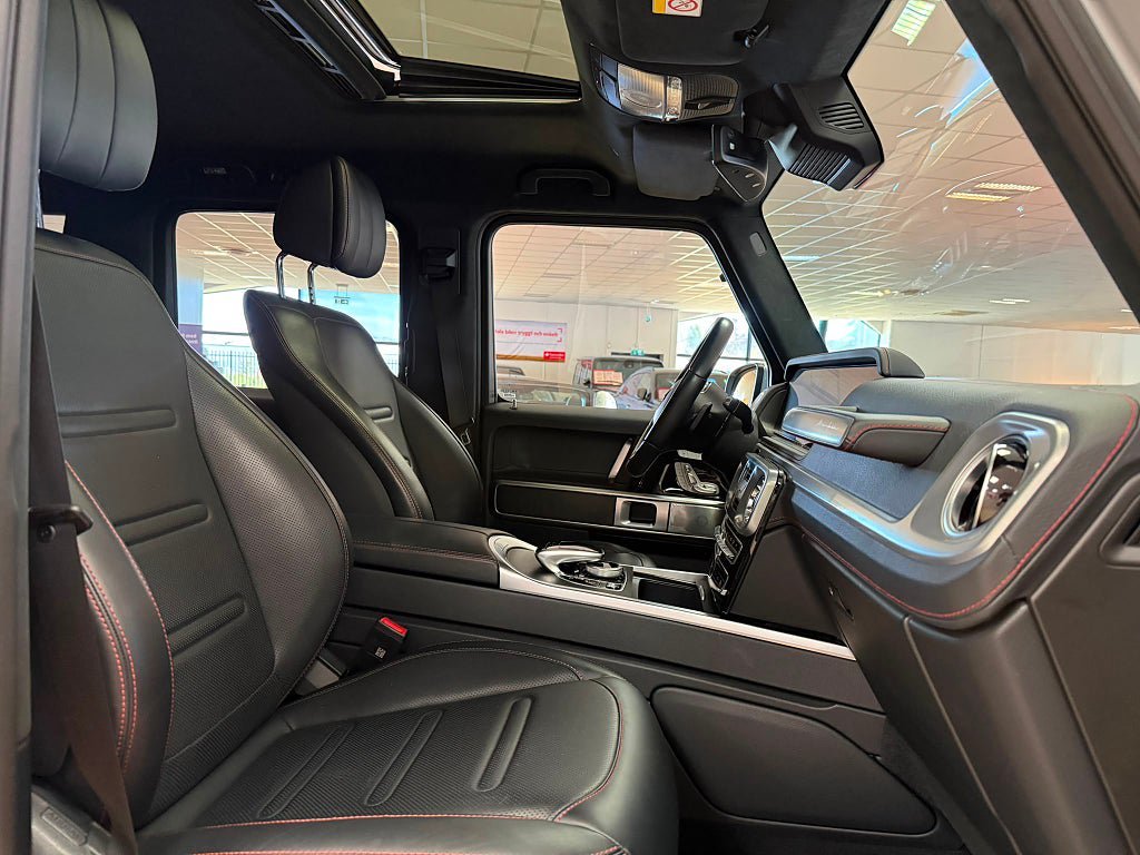 Vehicle Image 16