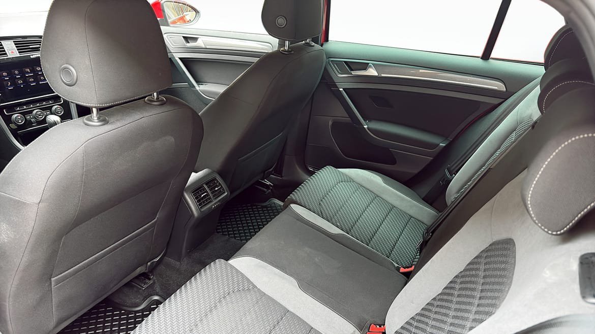 Vehicle Image 11