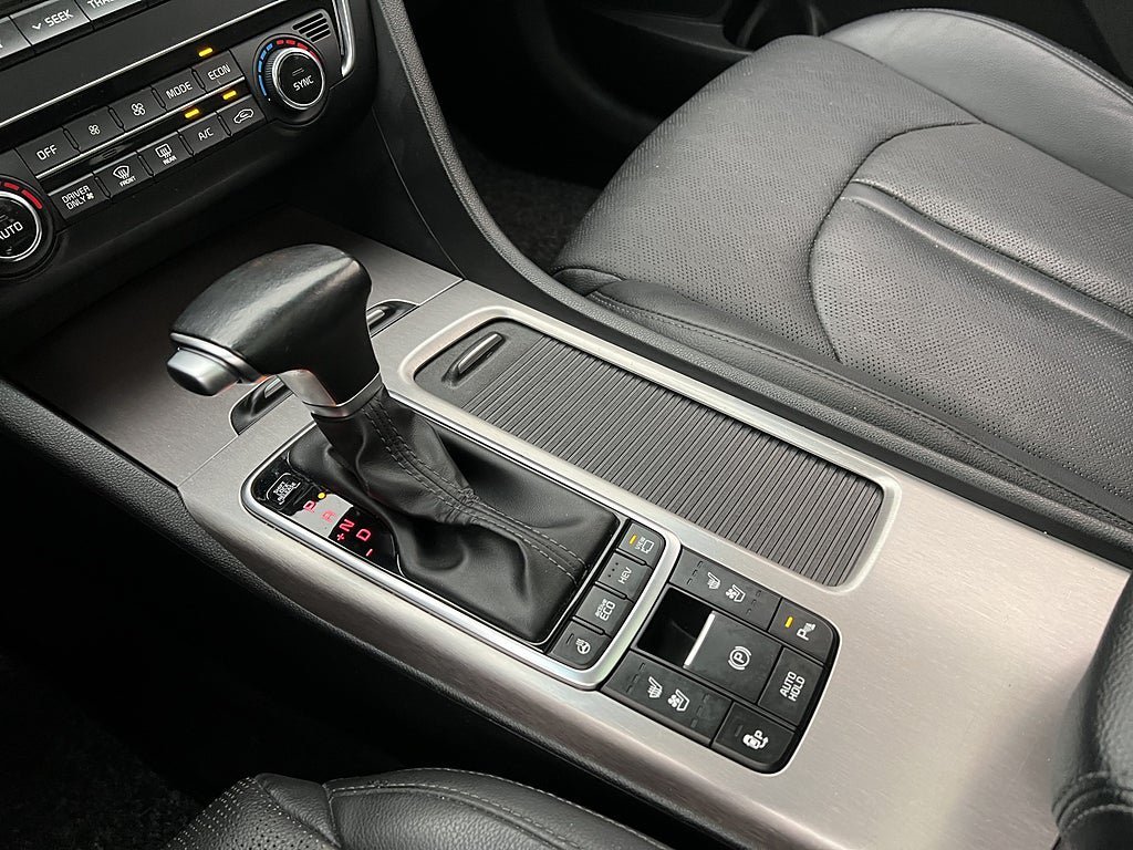 Vehicle Image 24