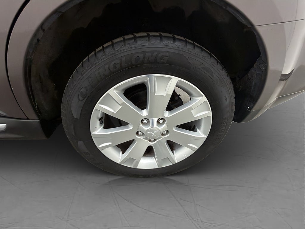 Vehicle Image 30